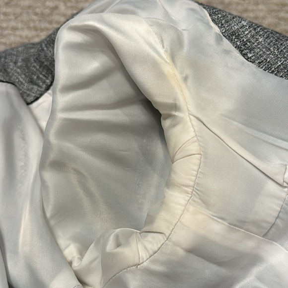 H&M gray blazer with black accents silver thread Size 6 - Picture 8 of 8